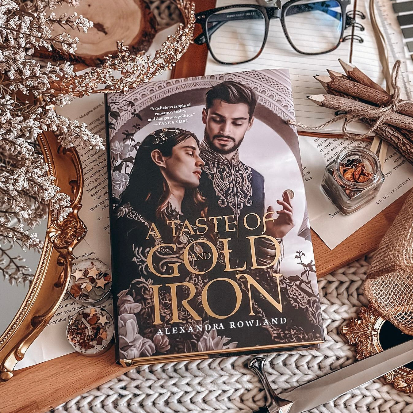 Bookish Box ADULT FULL BOX deals including A taste of Gold and Iron + ALL ITEMS