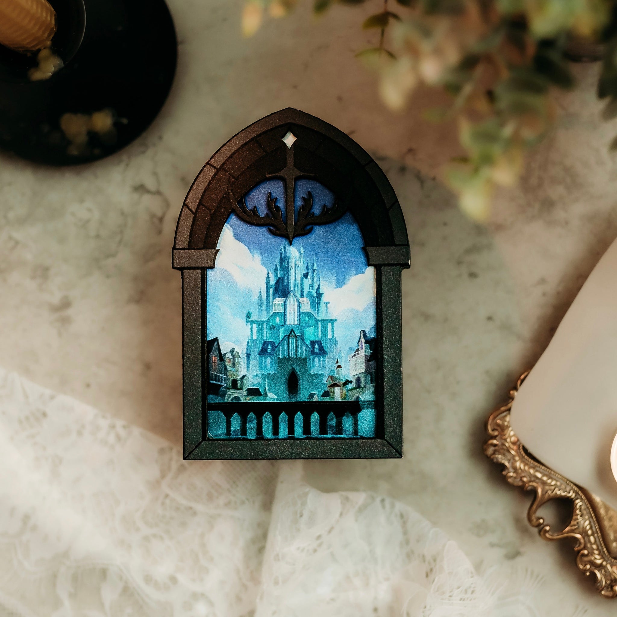 Throne of Glass Book Nook from The Bookish Box SJM Wanderlust outlet Box