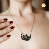 Throne of Glass Inspired: Terrasen Kingdom Necklace Necklace